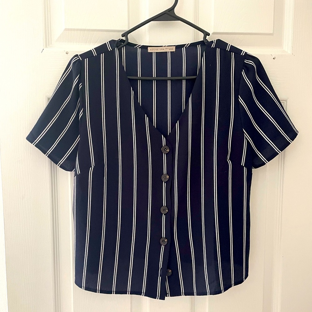 Active USA Button Down Cropped Top